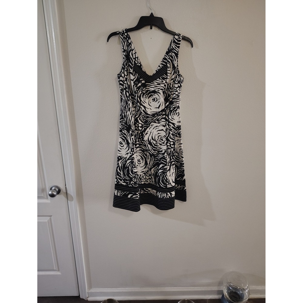 I.N. Studio Womens Black White Floral Rose Print V-Neck Sleeveless‎ Dress Size 6